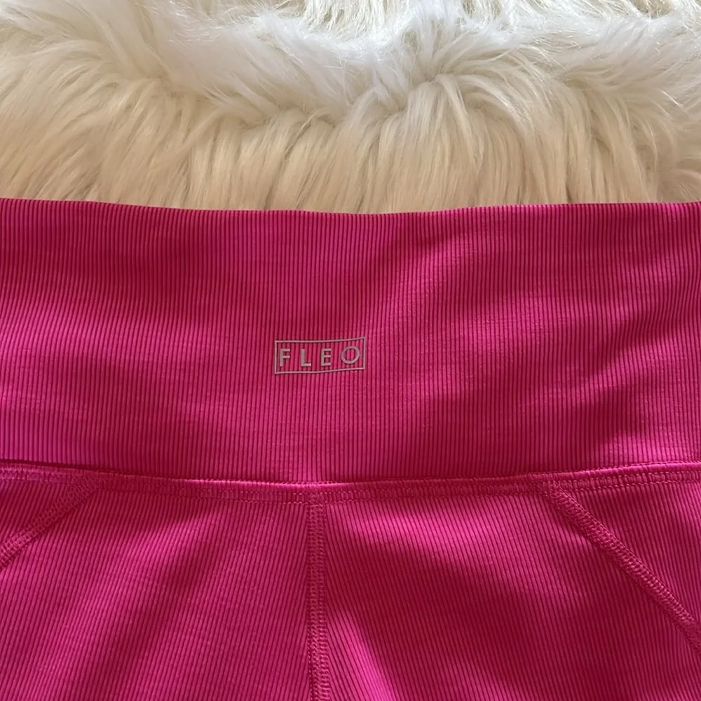 FLEO Charge NFS Shorts Pink ribbed Sz Small